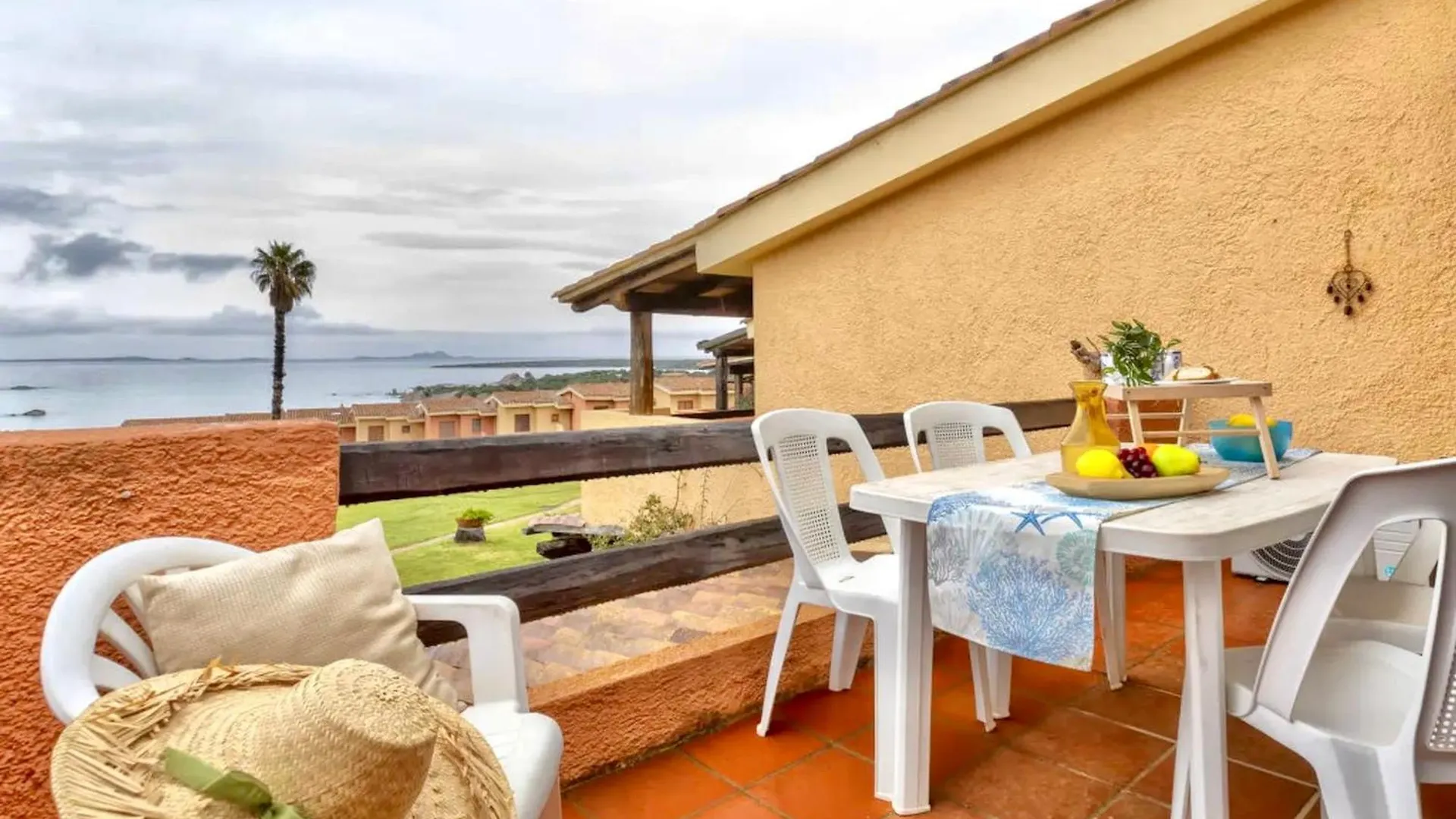 Ξενοδοχείο με διαμερίσματα Residence With Swimming Pool In Marinella Just 300 Mt From The Sea, Apartments With Sea View Ιταλία